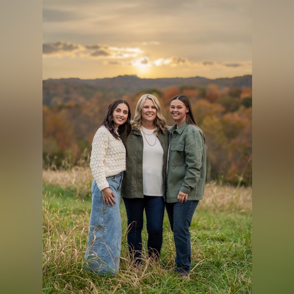 Meet your Posher, Caitlyn - Picture 1 of 1